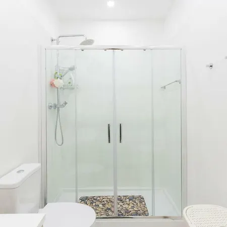 Lovelystay - Design Riverview City Centre شقة بورتيماو
